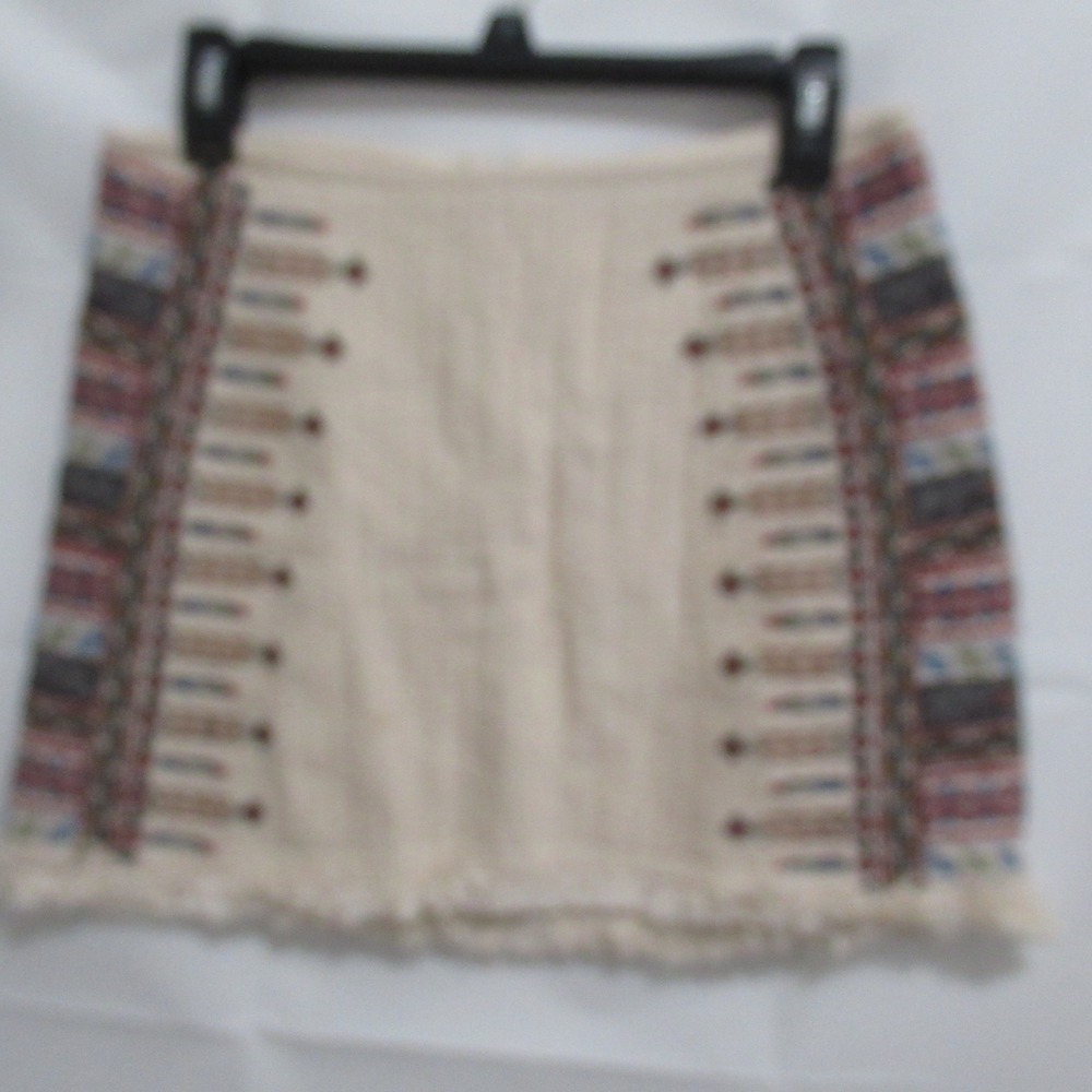 Zara Trafaluc Collection Embroidered Mini Skirt Womens M Cream Boho Fringed Hem
